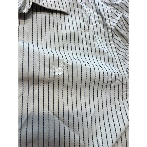 American Eagle Outfitters Vintage Fit White‎ Blue Striped Shirt Men's Medium - Picture 5 of 6
